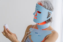 Load image into Gallery viewer, Trudermal Glow LED Mask Set
