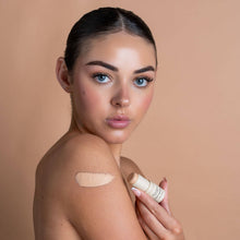 Load image into Gallery viewer, Avocado Zinc SPF 50 Natural Concealer
